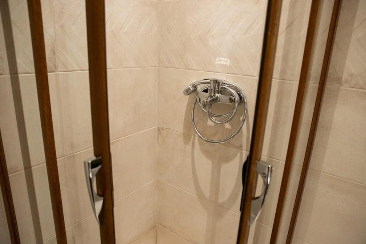 Cozy Modern Studio In Thessaloniki Apartment ภายนอก รูปภาพ